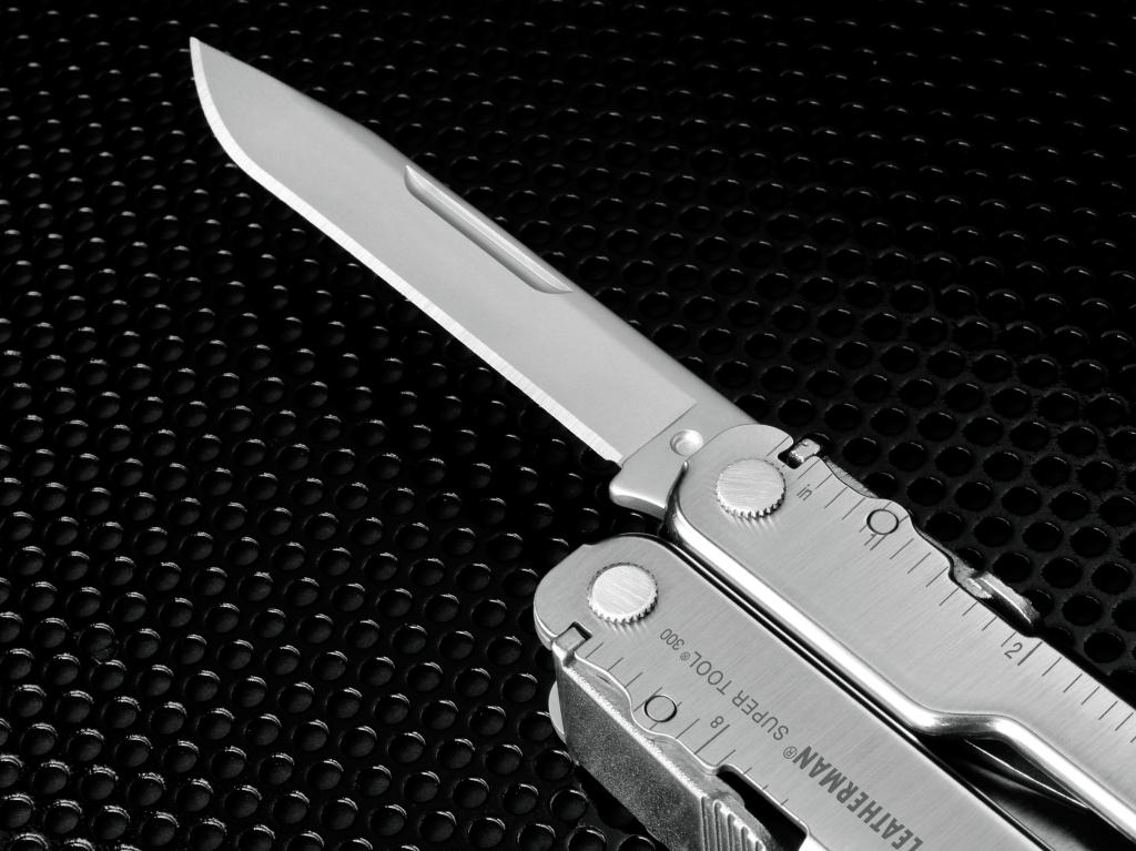Leatherman Super Tool 300 - stainless steel (knife)