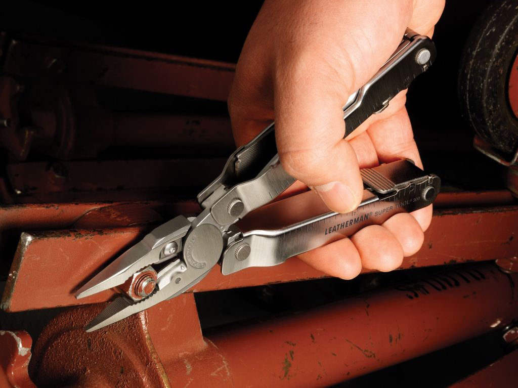 Leatherman Super Tool 300 - stainless steel (in use)
