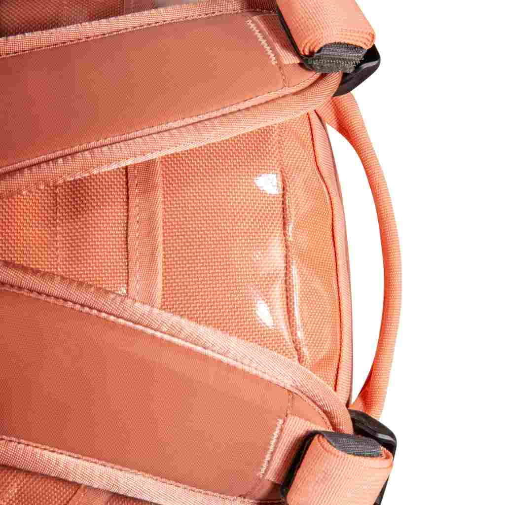 Barrel #XS - apricot - shoulder strap close-up