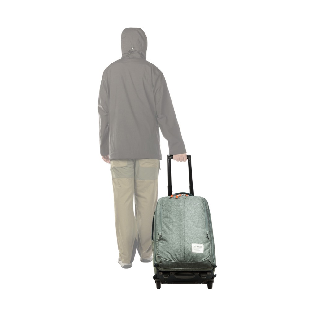 Travel Roller 40 - Travel Roller 40 - Sage Green - In Use